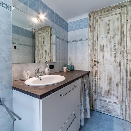Apartment Claudio Flat - Metro Re Di & Wi-fi