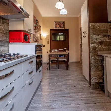 Claudio Flat - Metro Re Di & Wi-fi Apartment *