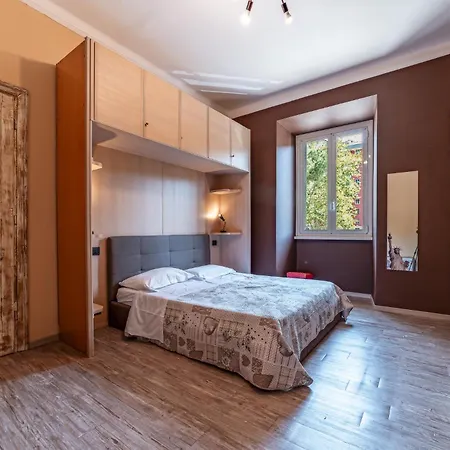Apartment Claudio Flat - Metro Re Di & Wi-fi *